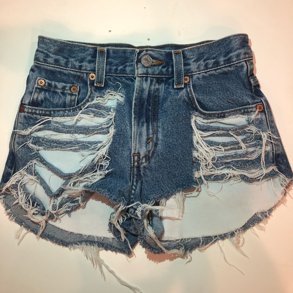 Levi’s Distressed Cutoffs
